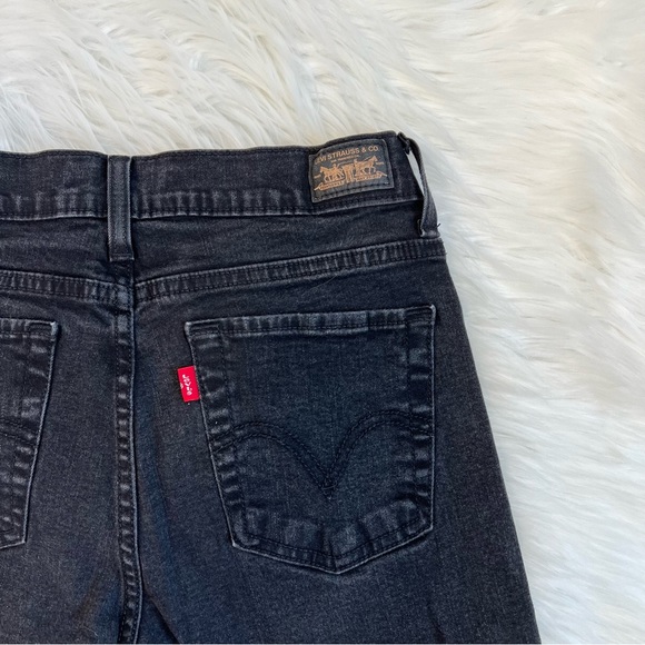 Levi's Perfectly Slimming Bootcut 512 Jeans - Picture 9 of 11